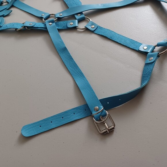 Leather Harness with Angel Wings - Picture 9 of 12